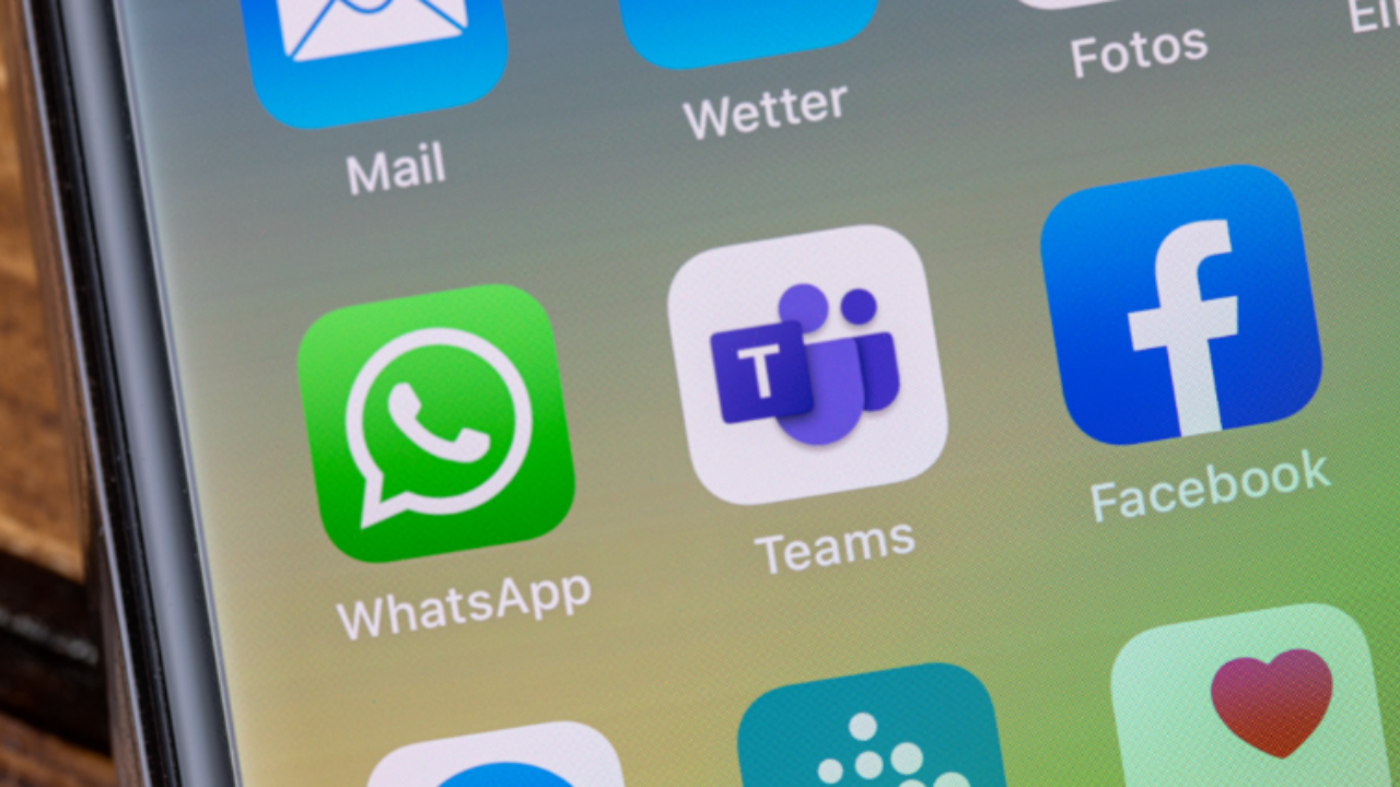 WhatsApp Rivals Teams with Screen-Sharing Feature - UC Today