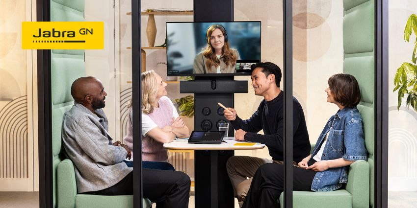The Visibility Effect: How Video Meeting Visibility Doubles Attention and Engagement