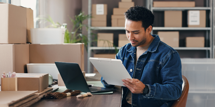 Project management software evaluation checklist displayed on a dashboard with tasks, timelines, and workflow automation
